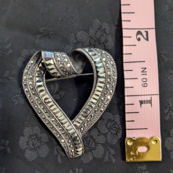Large Vintage Solid Sterling Silver Marcasite Art Deco Heart Brooch - Picture 13 of 13